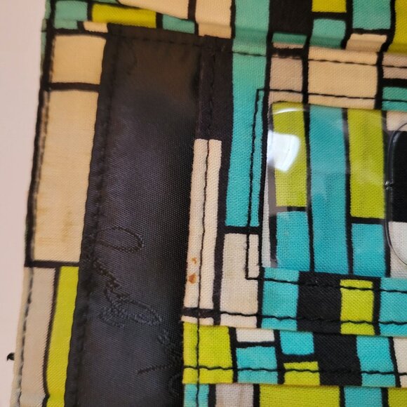 Vera Bradley Floral Wallet With ID Window & Card Slots - Picture 4 of 6